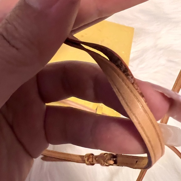 Authentic Louis Vuitton Vernis Kenmare Tilleul - Picture 6 of 9